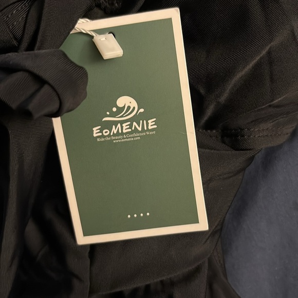 NWT-tummy control cut out women’s 
Medium stunning bathing suit - Picture 5 of 5